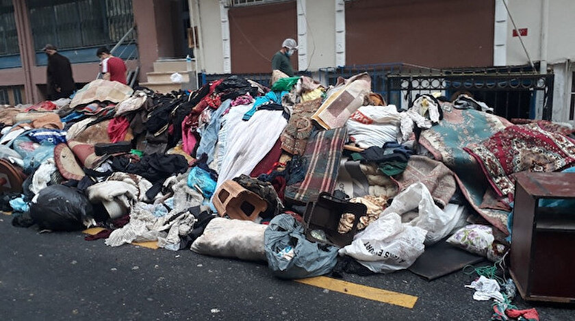 Esenler'deki evin sahibinin başka bir adreste ikamet ettiği bu evi çöp biriktirmek için kullandığı ifade edildi.