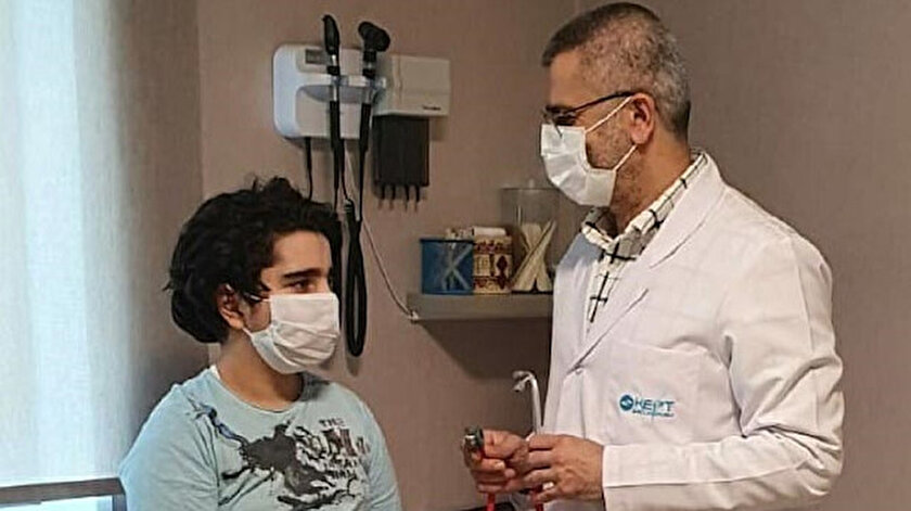 Pandemi ile evde vakit geçirmek zorunda kalanlar çocuklar yaşanan belirsizlikten dolayı baş ağrısı çekiyor.