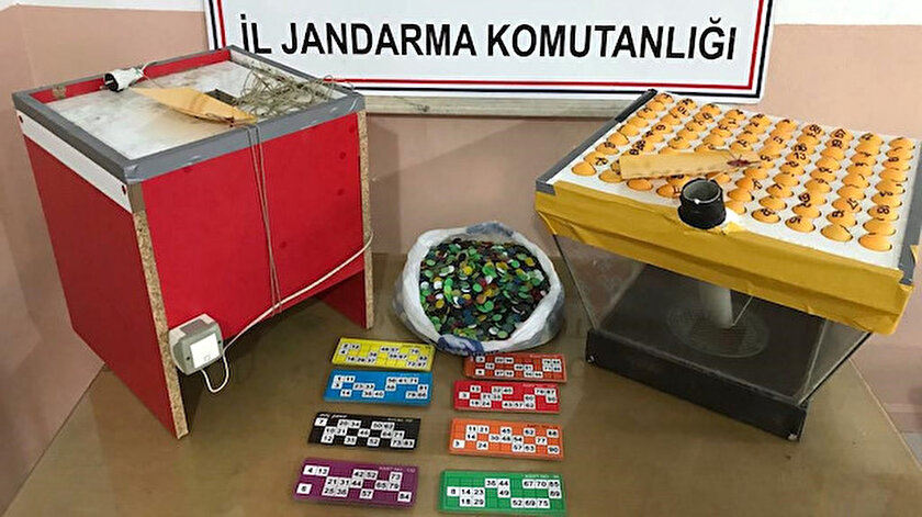 İki adreste 59 kişi tombala oynarken yakalandı.