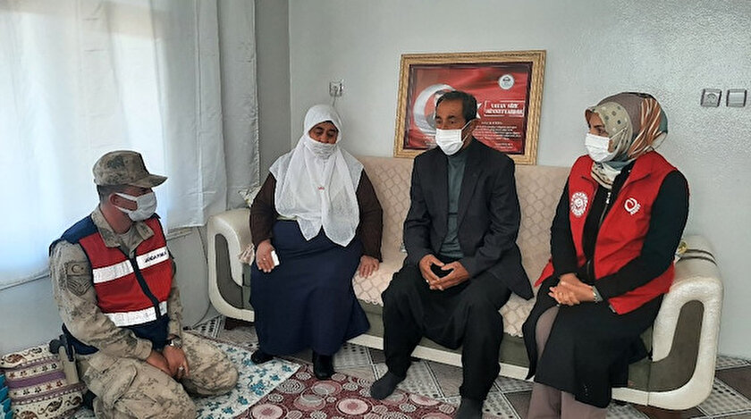 Adıyaman’ın Besni ilçesine bağlı Köseceli beldesinde yaşayan şehit ailesi mutluluk gözyaşı döktü.