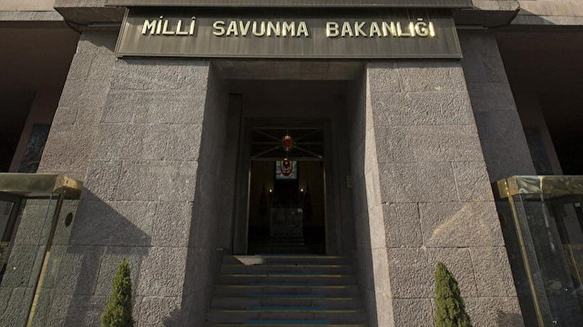 FETÖ ile irtibatlı iki askeri hakim subay, meslekten ihraç edildi
