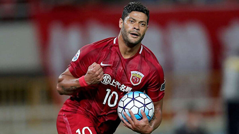 Hulk'un sözleşmesi elinde bulunuyor.