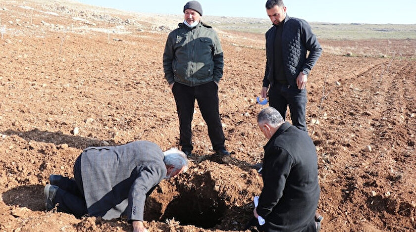Şanlıurfa’da deprem sonrası oluşan obruk korkuttu