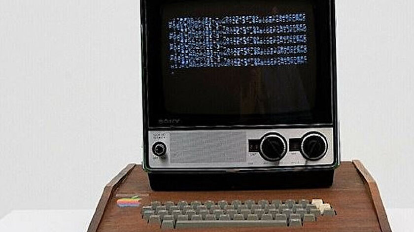 Appleın ilk bilgisayarı 10 milyon 658 TLye satışa çıkarıldı
