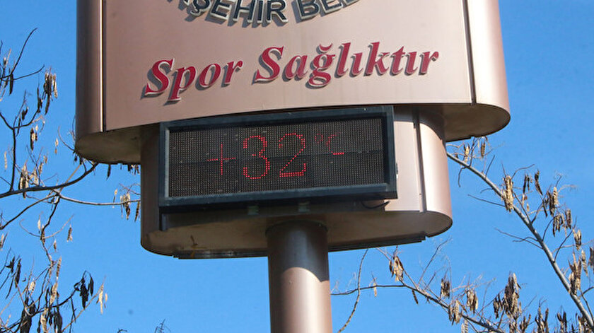 Adana kış ortasında yazı yaşıyor: Termometreler 32 dereceyi gösterdi