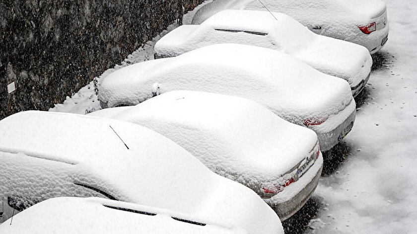 meteorolojiden yogun kar yagisi uyarisi istanbul balikesir denizli bursa afyonkarahisar hava durumu yeni safak