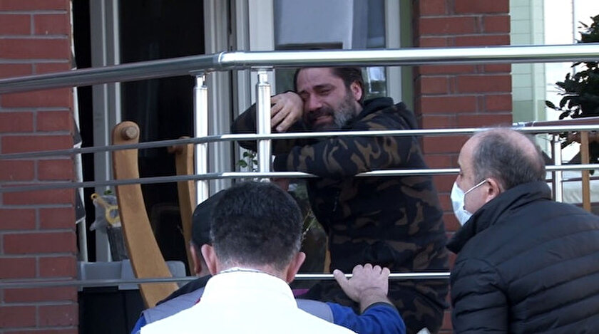 Çılgın Sedat gözyaşlarına boğuldu.