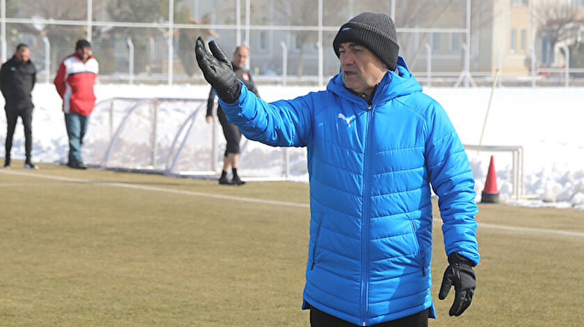 Çalımbay yönetimindeki Sivasspor ligde 11. sırada yer alıyor.