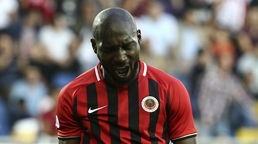 Giovanni Sio, Gençlerbirliği formasıyla çıktığı 44 maçta 12 gol attı.