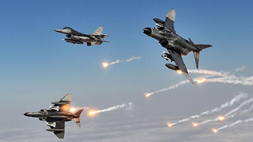 Gara'da 8 PKK'lı terörist hava harekatıyla etkisiz hale getirildi.