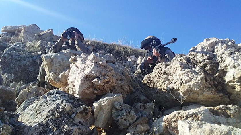 Mardin'de 145 operasyonel timden oluşan 2 bin 550 kişilik personelin katılımıyla başlatılan 'Eren-5 Bagok' operasyonu sürüyor.