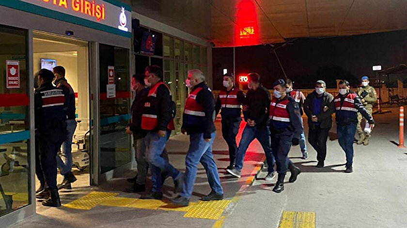 İzmir'de FETÖ'nün TSK yapılanmasına yönelik operasyon.