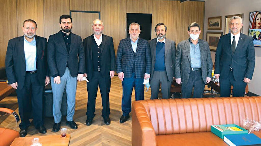 Ziyarette Albayrak Holding Yönetim Kurulu Başkanı Ahmet Albayrak’ın yanı sıra yönetim kurulu üyeleri Mesut Muhammed Albayrak, İbrahim Karaca ve Albayrak Holding CEO’su Prof. Dr. Ömer Bolat yer aldı.