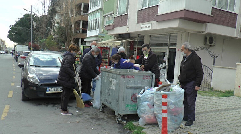 CHPli vatandaşlar grev kararına tepki gösterip belediyeye destek verdi: Sokak sokak çöp topladılar