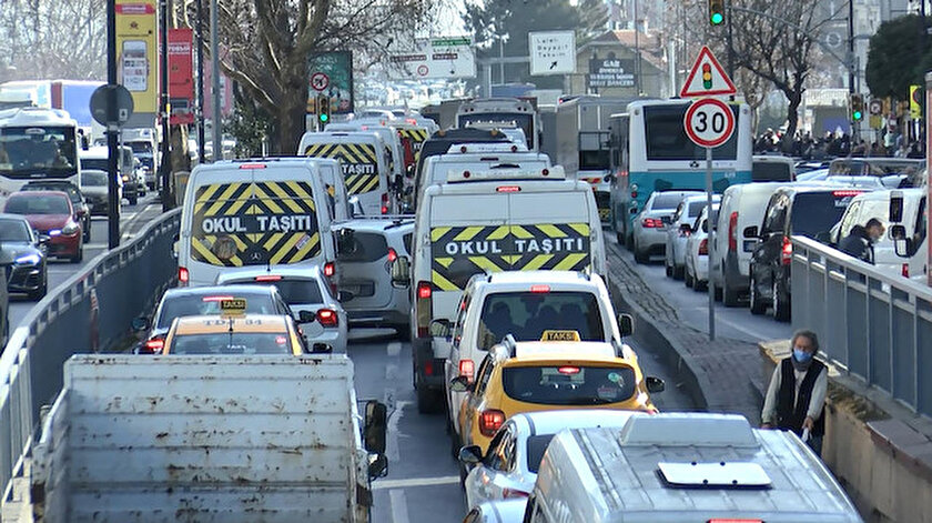 İstanbulda trafik kilit: Yoğunluk yüzde 71 çıktı