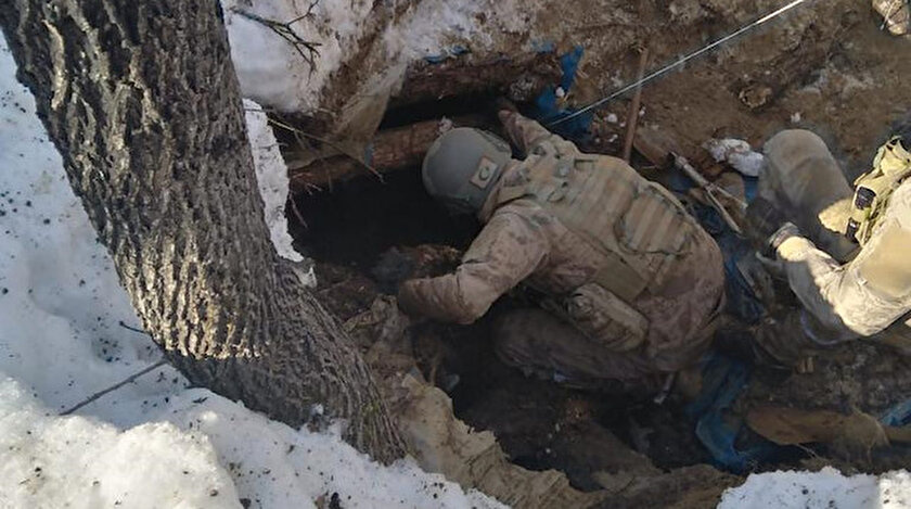 Mehmetçik Tuncelide teröristlerin inine girdi: Üç sığınak imha edildi