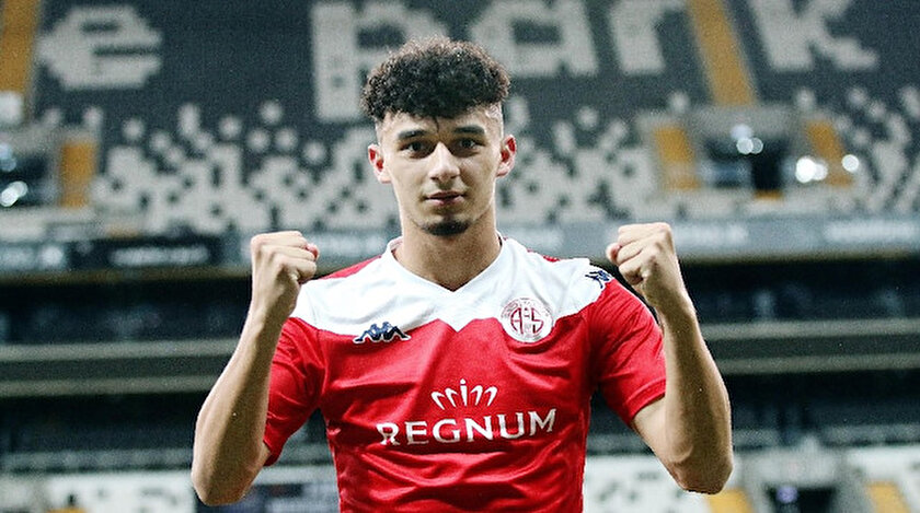 Gökdeniz Bayrakdar kapısından döndüğü Süper Lig devini açıkladı