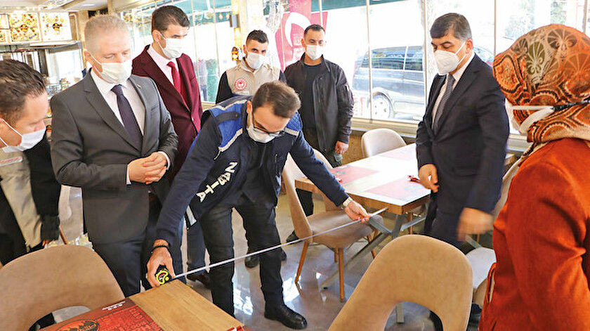 Mesafesiz masalar kaldırıldı