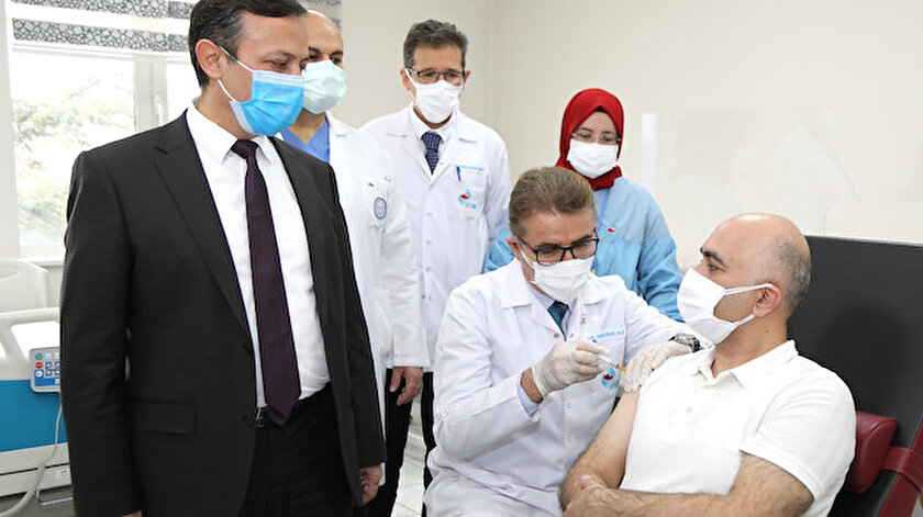 Yerli aşıda ikinci doz: Faz-2 çalışmaları kapsamında gönüllülere uygulanmaya başlandı