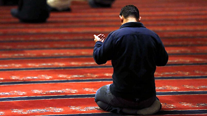 Mirac Gecesi Namazi Var Mi Mirac Kandili Namazi Nasil Kilinir Ibadet Icin Vesilei Cemile Gecesi Yeni Safak