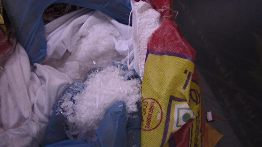 Mersinde kargoyla gönderilen pirinç torbalarından 13,5 kilogram sentetik uyuşturucu çıktı