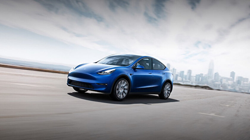 Çin hükümeti casusluk kaygıları nedeniyle devlet çalışanlarının Tesla kullanmasını yasakladı