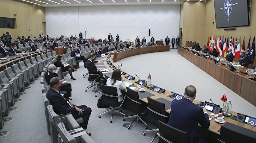 NATO Dışişleri Bakanlarından Rusyanın saldırgan faaliyetleri konusunda uyarı