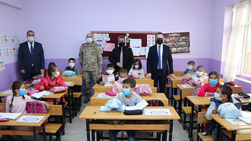 Kayapınar Belediyesi’nden köy çocuklarına oyuncak