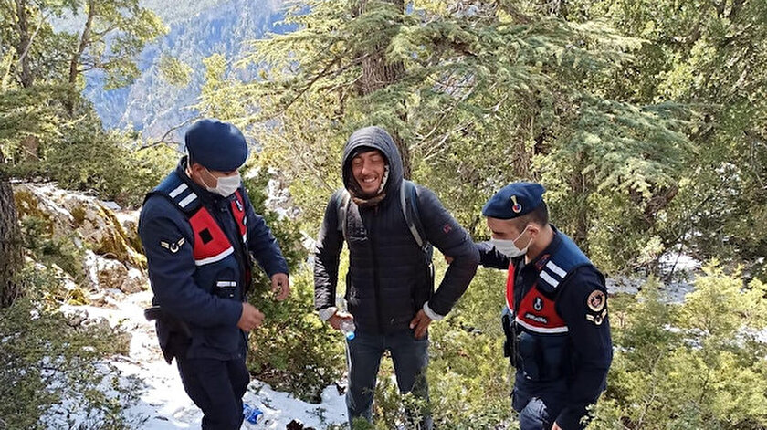 Karda mahsur kalan kayıp genç Ege Kabalaka sağ salim ulaşıldı