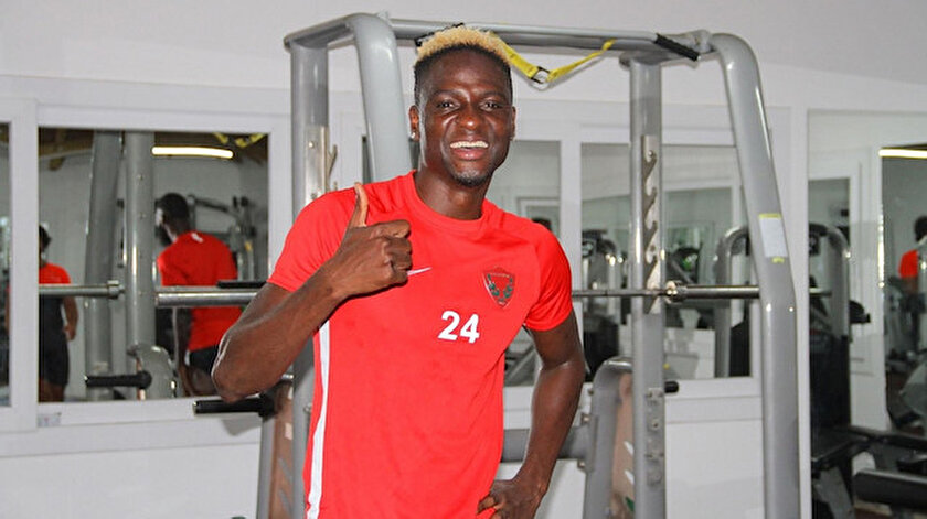 Akintola hayranı olduğu Fenerbahçeli futbolcuyu açıkladı