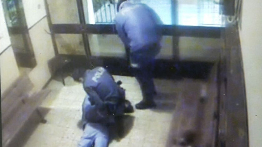 16 evi soydular, binadan çıkarken polise böyle yakalandılar