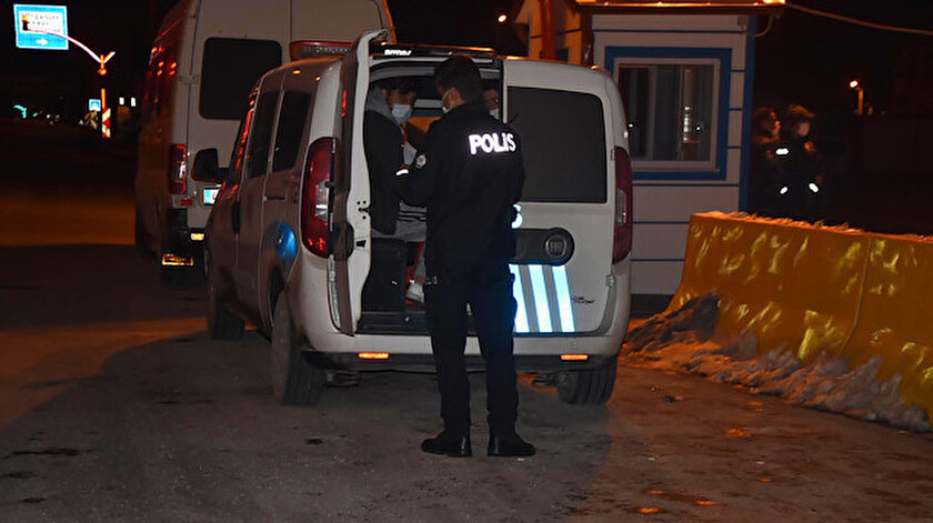 Durdurulan iki kamyonette 31 düzensiz göçmen yakalandı