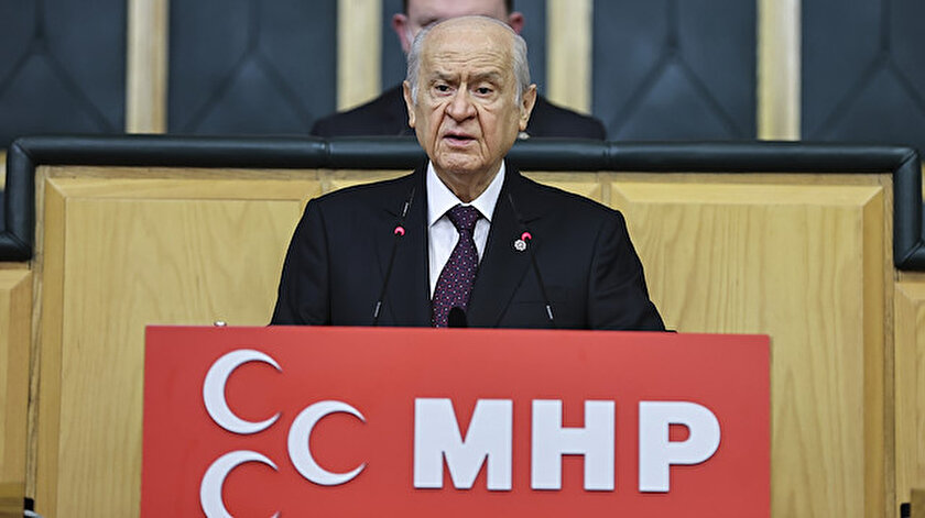 mhp genel baskani bahceli den emekli amirallerin gece bildirisine tepki darbe cagrisidir cezasiz kalamaz yeni safak