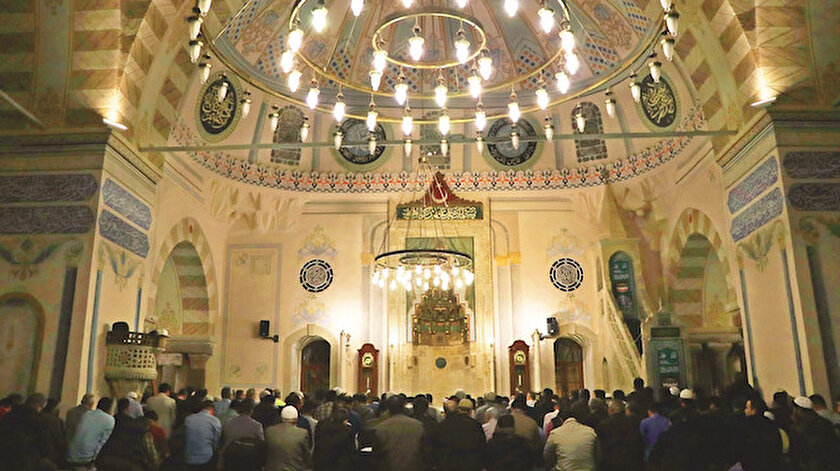 Diyanet’ten salgın önlemi: Teravih evde kılınacak
