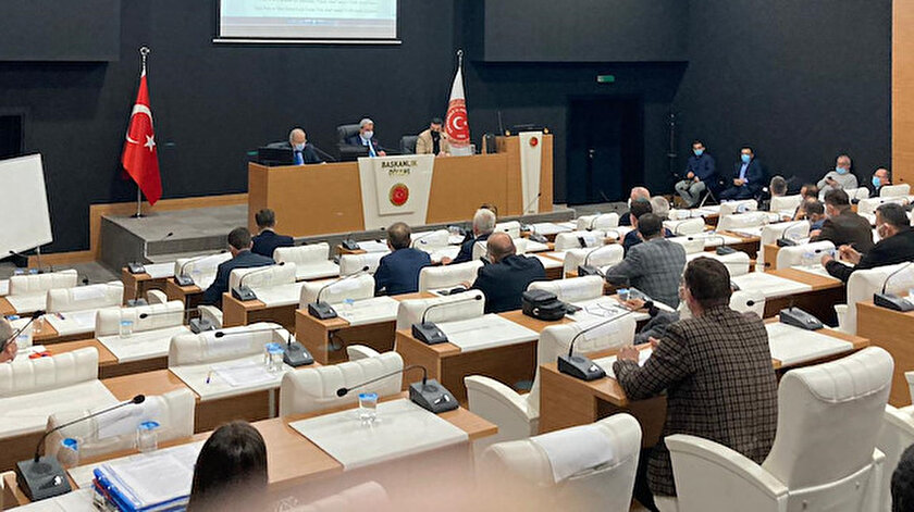CHPden istifa edip bağımsız aday oldu, Çanakkale İl Genel Meclis Başkanı seçildi