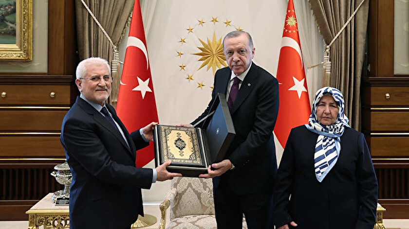 Cumhurbaşkanı Erdoğan, şehit savcı Mehmet Selim Kirazın anne ve babasını kabul etti