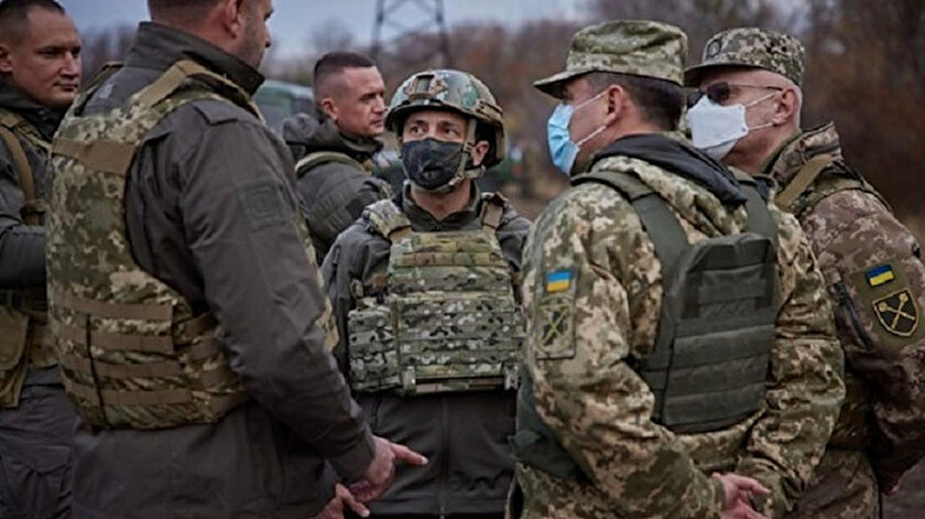 Ukrayna lideri Zelenskiyden tansiyonun yükseldiği Donbas’a moral ziyareti: Barış mesajı verdi