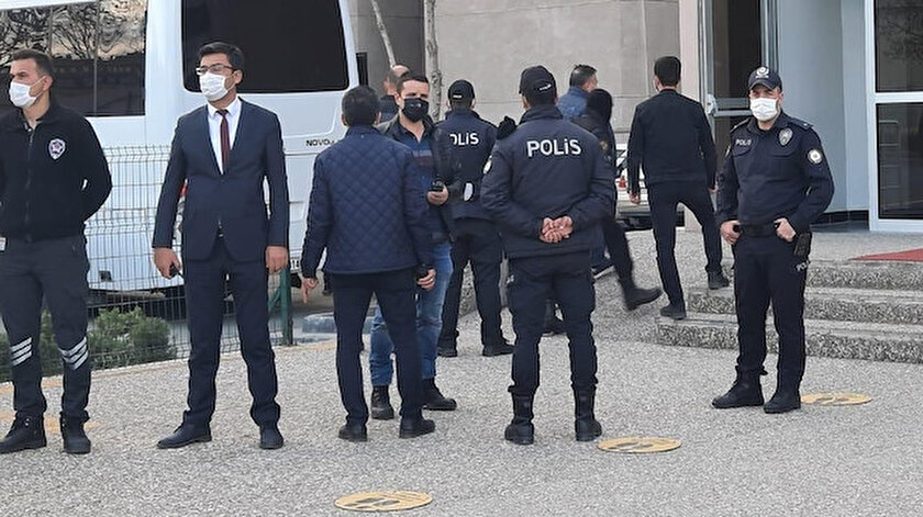 Amiraller için 4 gün ek gözaltı