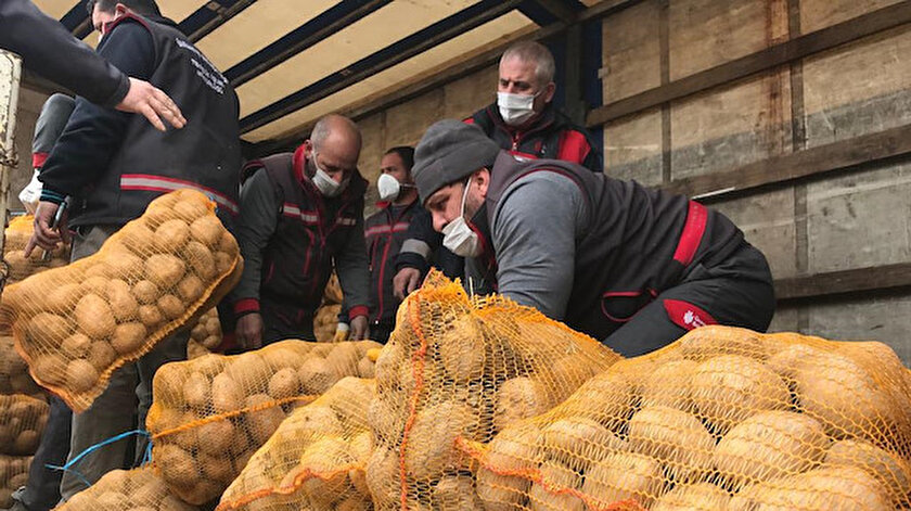 Cumhurbaşkanı Erdoğanın müjdesi çiftçileri sevindirdi: Patates ve soğan ücretsiz dağıtılmaya başlandı
