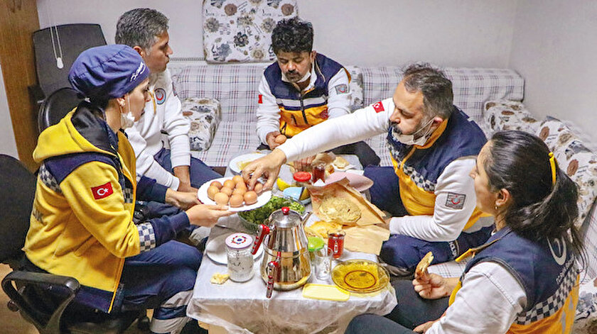 ‘Şifalı eller’ ilk sahuru görev başında yaptı