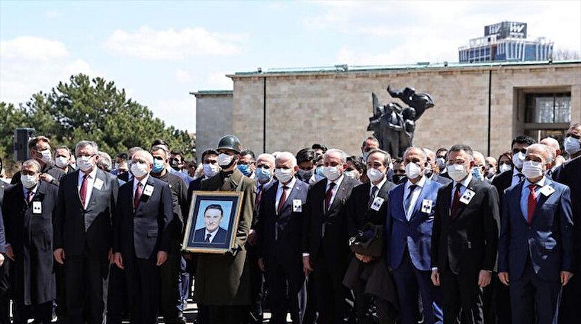 Eski Başbakan Yıldırım Akbuluta veda: TBMMde tören düzenlendi