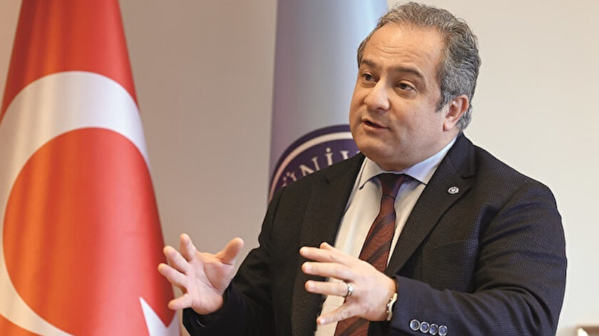 Aşı sağlıkçılara kalkan oldu: Vaka oranları 4 kat düştü