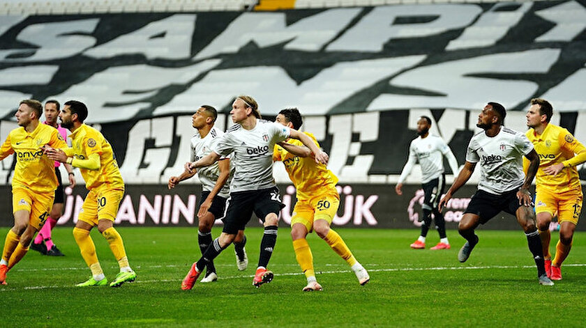 Beşiktaşı öne geçiren golde Vida faul mü yaptı?