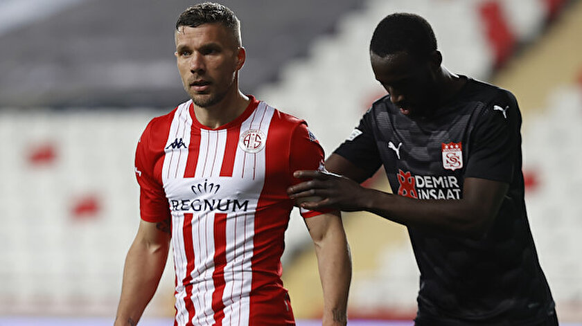 Podolski isyan etti: Bu proje iğrenç