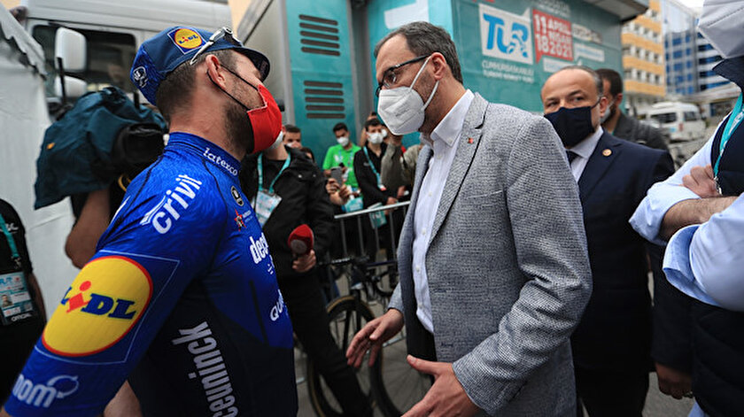 Bakan Kasapoğlu Mark Cavendish ile bir araya geldi