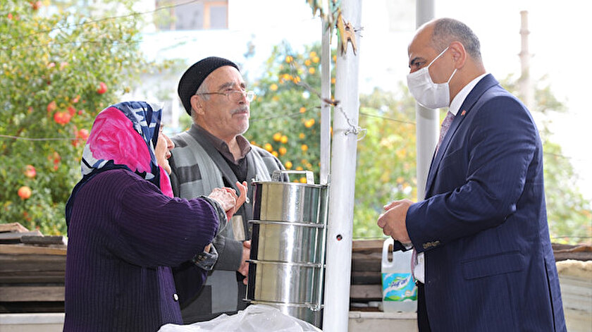 Kocaelide kazanlar ihtiyaç sahipleri için kaynıyor: Aş sevgi ile dağıtılıyor