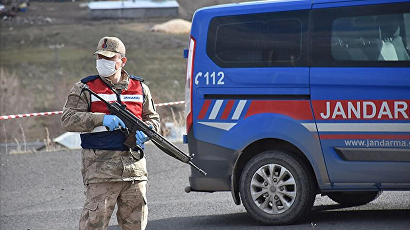 Kastamonuda karantinaya alınan köye giriş ve çıkışlar kapatıldı