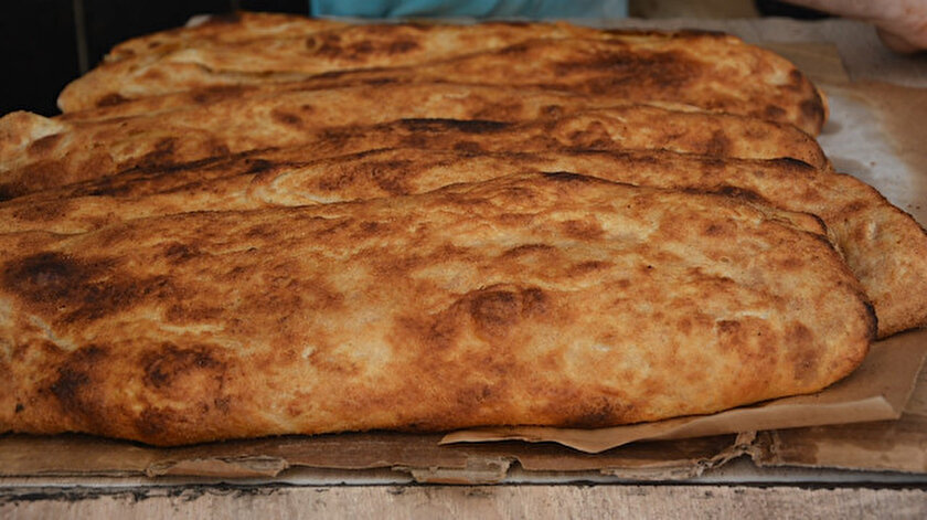 Sandıklı’nın damak çatlatan lezzeti: Haşhaşlı tahinli pide
