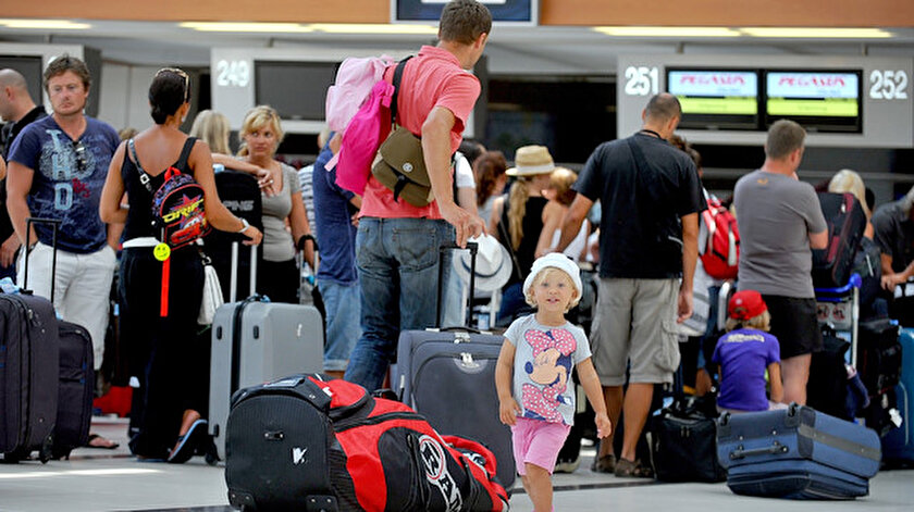 Rus turistler vazgeçmiyor: Uçuşlar dursa da tercihleri Türkiye - Yeni Şafak