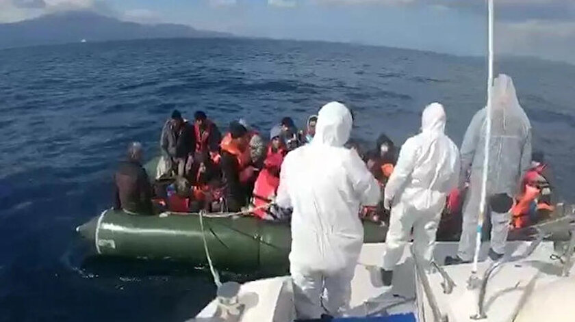 Yunanistan unsurlarınca geri itilen 18 göçmen Çanakkale açıklarında kurtarıldı
